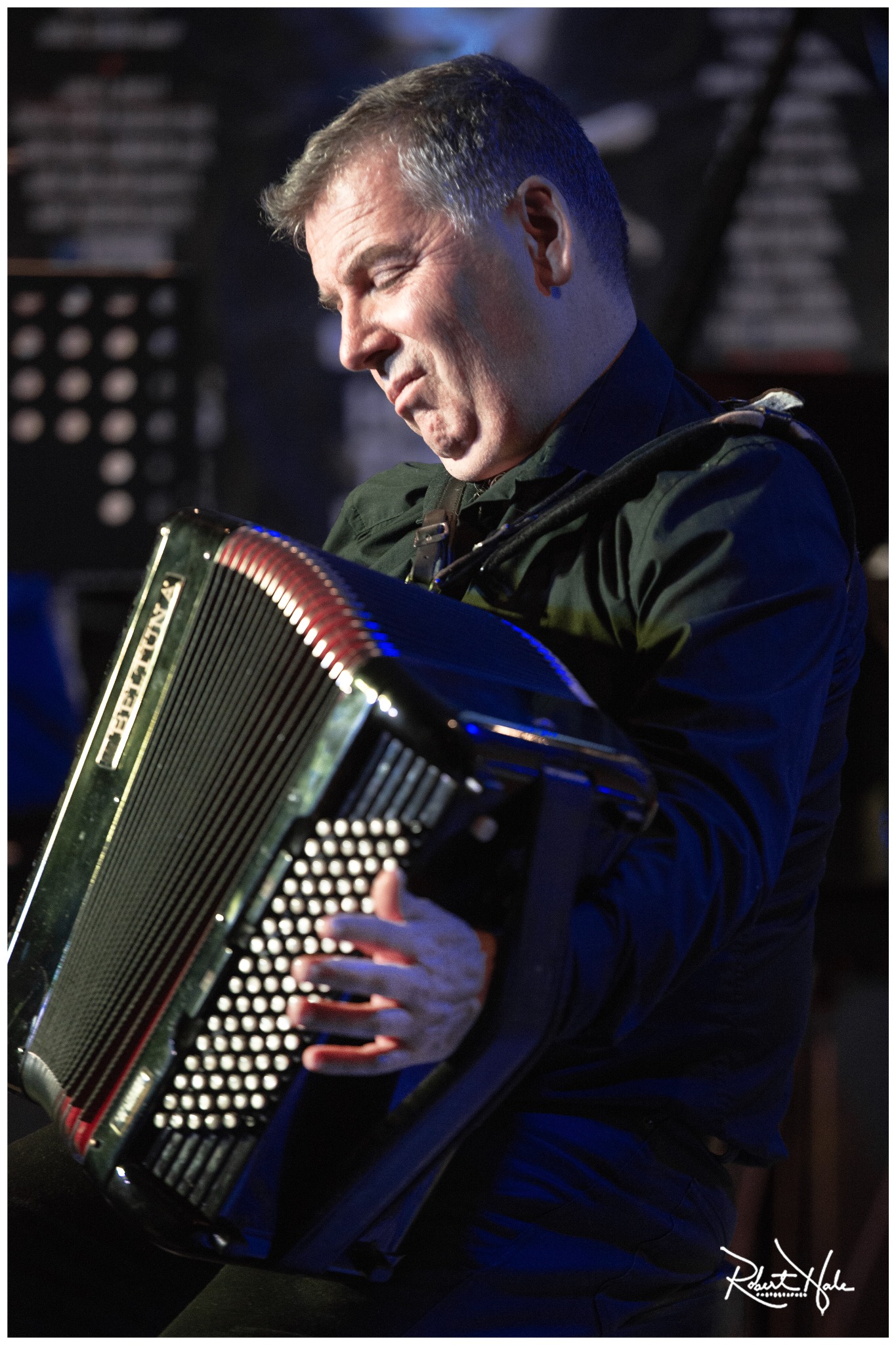 Claude PREZIOSO, accordéoniste de Story of Jazz Quintet, en concert